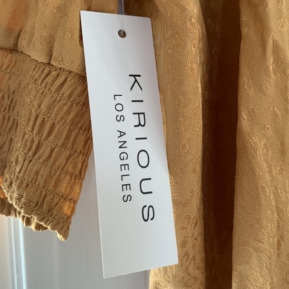 NWT KIRIOUS Los Angeles Tan Top Long Sleeve Large - Picture 3 of 5